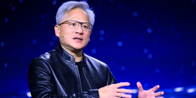 Jensen Huang de Nvidia insta a los trabajadores manuales a adoptar la IA

 | Tech,nvidia,jensen-huang,ai,artificial-intelligence,jobs,work,changing-workplace-big-bet
