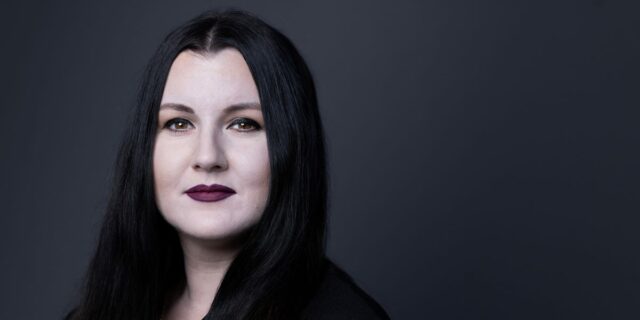 OpenAI acaba con la aplicación Sora mientras la crisis informática de la IA obliga a tomar decisiones difíciles

 | AI,Tech,openai,sora,fidji-simo,limited-synd,chat-gpt,artificial-intelligence,generative-ai,data-centers,chips,cloud-computing,ai-computing,ai,beacon-industries-big-bet