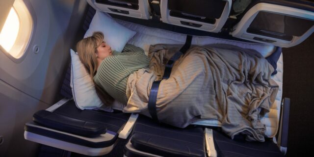 Así funcionará la nueva cama económica de United llamada 'Relax Row'

 | Travel,united-airlines,skycouch,cabins