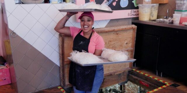 Volverse viral salvó su panadería, pero los clientes de EBT importan más que el dinero

 | Careers,Food,as-told-to,bakery,small-business,entrepreneur,food,viral-tiktoks,editorial-sponsorship,edit-series,going-for-growth,es-linkedin-q3,video-to-text