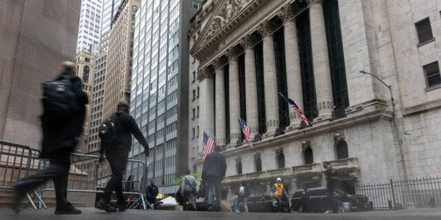 Estados Unidos podría perder 10.000 empleos por mes a medida que la crisis del petróleo golpea la economía (GS)

 | Economy,job-market,job-market-outlook,goldman-sachs,job-losses,oil-prices,oil-price-shock,consumer-spending,economic-impact
