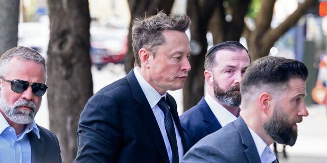X de Elon Musk obtiene una demanda contra anunciantes desestimada por el tribunal

 | Media,x,elon-musk,digital-advertising,marketing,brand-safety,limited-synd