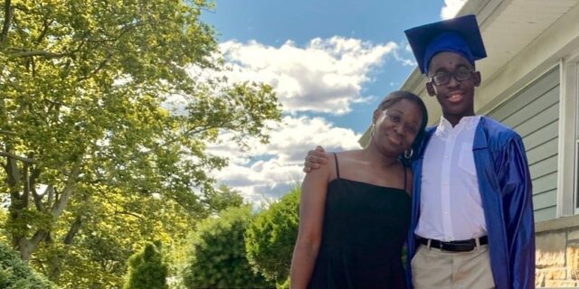 Mi hijo está estudiando en España este año; Me resulta difícil dejarlo ir

 | Parenting,Education,Travel,essay,parenting-freelancer,parenting,college,study-abroad,college-students