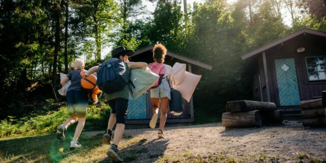 Estoy luchando para inscribir a mi hijo en el campamento de verano y perdí dinero.

 | Parenting,essay,parenting-freelancer,parenting,summer-camp,summer