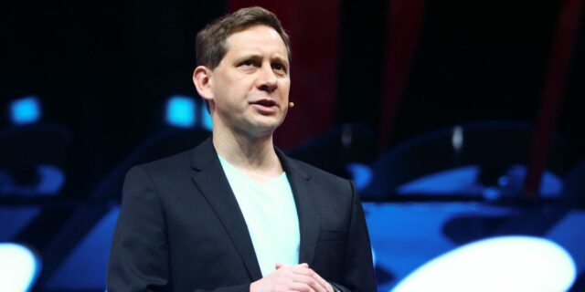 El codirector ejecutivo de Waymo dice que la tecnología Robotaxi eventualmente estará en automóviles personales

 | Transportation,waymo