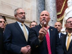 El salario de los trabajadores de la TSA enfrenta incertidumbre a medida que la propuesta de financiación de la Cámara se estanca
| Economy,Travel,economy,politics,tsa,government-shutdown,travel,kitchen-table-big-bet El salario de los trabajadores de la TSA enfrenta incertidumbre a medida que la propuesta de financiación de la Cámara se estanca
| Economy,Travel,economy,politics,tsa,government-shutdown,travel,kitchen-table-big-bet