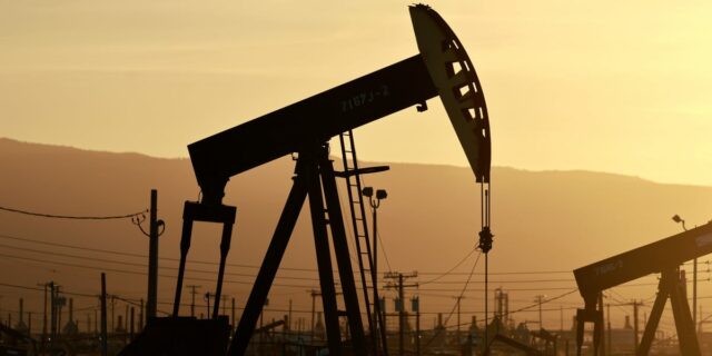 Los precios del petróleo vuelven a subir mientras la guerra de Irán entra en su quinta semana

 | Economy,Politics,oil-prices,gas,donald-trump,iran