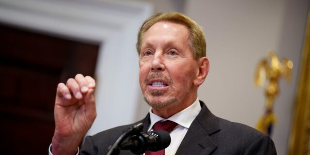 Cinco grandes jefes tecnológicos ven su riqueza reducirse en casi 200 mil millones de dólares a medida que se enfría la fiebre de la IA

 | Finance,international,finance,wealth,larry-ellison,oracle,billionaires,big-tech,ai-stocks,mark-zuckerberg,jeff-bezos,larry-page,sergey-brin,elon-musk,tech-stocks,rich-list