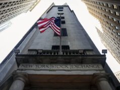 Las acciones estadounidenses han mostrado una resistencia sorprendente mientras el conflicto iraní amenaza con perturbar la economía global. ¿Gracias a los analistas de la industria?
| Las acciones estadounidenses han mostrado una resistencia sorprendente mientras el conflicto iraní amenaza con perturbar la economía global. ¿Gracias a los analistas de la industria?
|