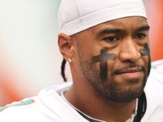 Los Dolphins de la NFL pagan una cifra récord de 99,2 millones de dólares para despedir a un jugador
| Los Dolphins de la NFL pagan una cifra récord de 99,2 millones de dólares para despedir a un jugador
|