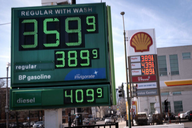 Trump está aprovechando la reserva estratégica de petróleo de Estados Unidos para combatir el aumento de los precios de la gasolina. ¿Cuánto aceite le queda ahora?

 | 