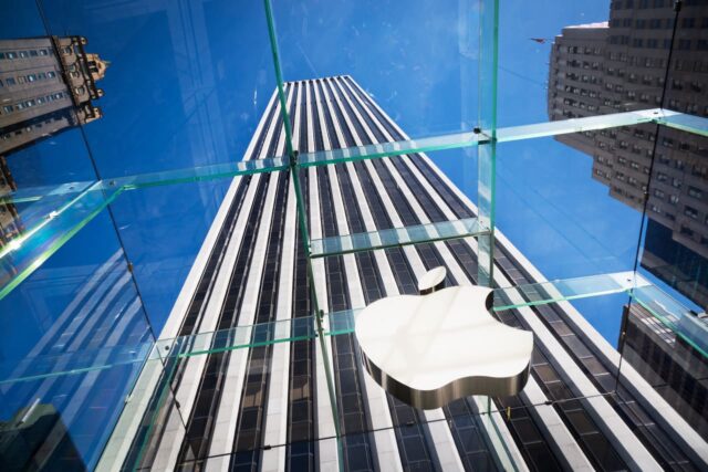 Las acciones de Apple suben a medida que crece el entusiasmo por el posible iPhone plegable

 | 
