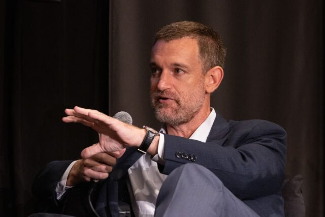 El hombre que alguna vez fue el multimillonario más joven del mundo ahora dice que ha resuelto el mercado de valores. Aquí está su portafolio sorprendentemente simple.

 | 