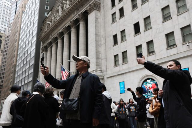 Los futuros de acciones suben y los precios del petróleo caen tras el informe de Trump listo para poner fin a la guerra

 | 