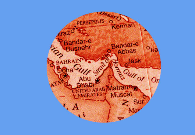 Trump está trabajando para sofocar el aumento del precio del petróleo a 100 dólares. Pero el mercado sigue girando en torno a una única respuesta.

 | 