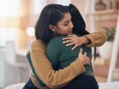 Mi amigo fue despedido de nuestra empresa, pero yo no. ¿Cómo debería consolarla?
| Mi amigo fue despedido de nuestra empresa, pero yo no. ¿Cómo debería consolarla?
|