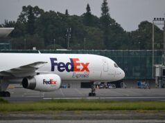 FedEx es optimista sobre la demanda de envío a pesar del aumento de los costos del combustible, y las acciones se están recuperando
| FedEx es optimista sobre la demanda de envío a pesar del aumento de los costos del combustible, y las acciones se están recuperando
|
