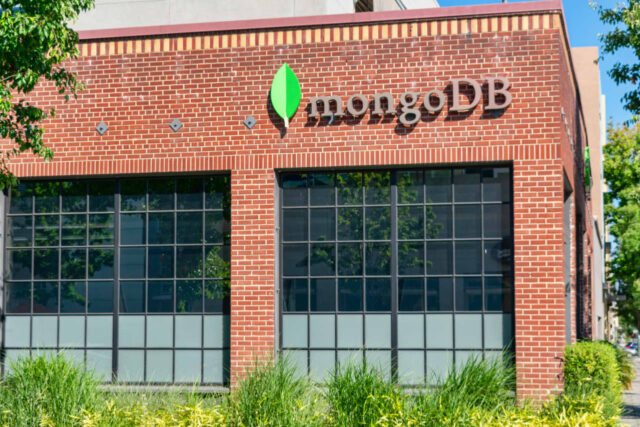 Las acciones de MongoDB caen después de las ganancias, lo que indica tiempos más difíciles para la industria del software

 | 