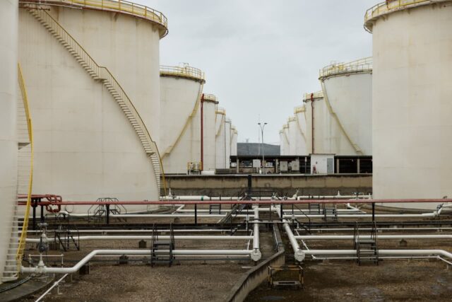 Los futuros del petróleo caen un 8% mientras los ministros de energía se reúnen sobre reservas de emergencia

 | 