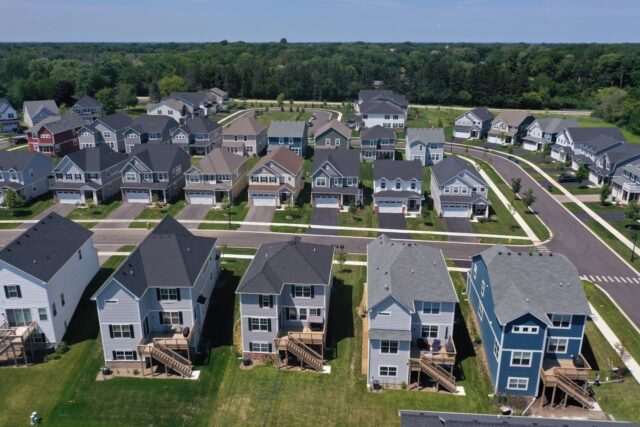 Las tasas hipotecarias están cerca de su máximo en seis meses, pero esto es lo peor que sería sin la compra de bonos de Freddie y Fannie.

 | 