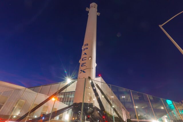 Es posible que SpaceX pronto solicite una oferta pública inicial (IPO). Por qué EchoStar y otras acciones espaciales están subiendo.

 | 