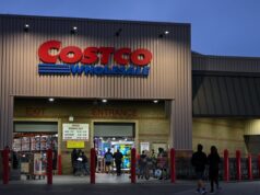 Los compradores que buscan obtener un reembolso de impuestos de los minoristas probablemente no tengan suerte
| Los compradores que buscan obtener un reembolso de impuestos de los minoristas probablemente no tengan suerte
|