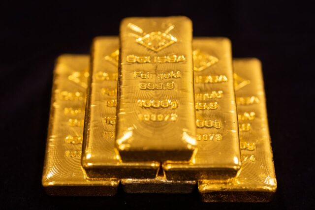 Por qué los inversores deberían invertir el 10% de su Por qué los inversores deberían invertir el 10% de su dinero en oro, según este estratega
|