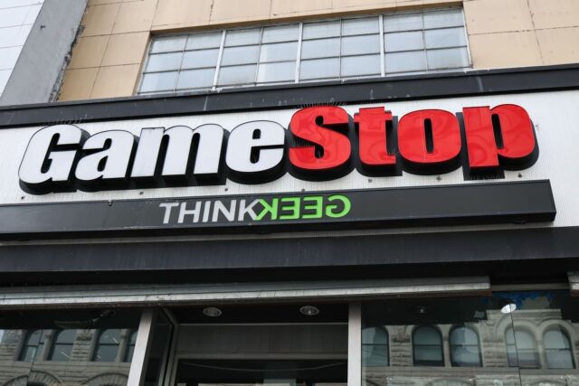 La decisión de GameStop de agregar bitcoin como activo de tesorería está celebrando su primer aniversario. Aún no ha dado frutos.

 | 