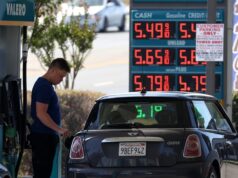 Incluso los estadounidenses con mayores ingresos se están volviendo pesimistas a medida que la guerra de Irán aumenta la ansiedad financiera.
| Incluso los estadounidenses con mayores ingresos se están volviendo pesimistas a medida que la guerra de Irán aumenta la ansiedad financiera.
|