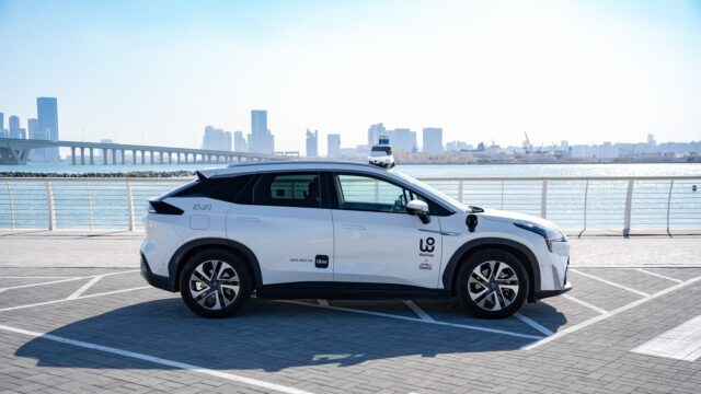 Las empresas chinas de taxis robóticos continúan su expansión en los Emiratos Árabes Unidos a pesar de la guerra en Irán

 | 