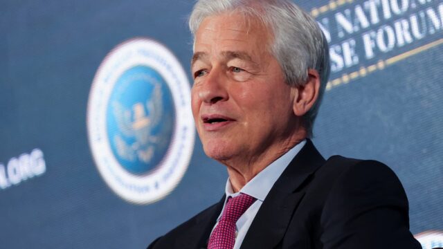 La carta anual del director ejecutivo de JPMorgan, Jamie Dimon, cita riesgos de la geopolítica, la inteligencia artificial y los mercados privados

 | 