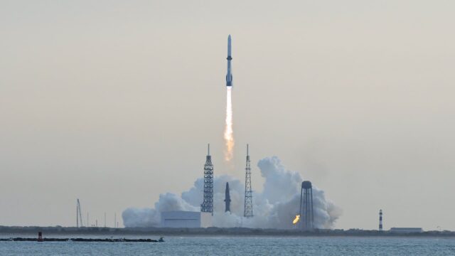 AST cae después de que Blue Origin de Bezos pusiera el satélite en órbita equivocada

 | 