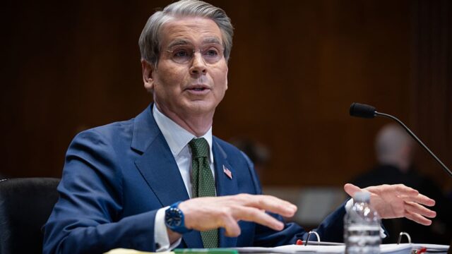 Bessent defiende las líneas comerciales del dólar estadounidense mientras la guerra de Irán daña las finanzas globales

 | 