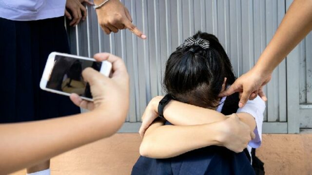 Los niños que siguen las enseñanzas de los antepasados ​​sundaneses se enfrentan al acoso

 | 