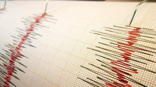 Un terremoto de magnitud 7,6 sacude Ternate y los habitantes, presas del pánico, se dispersan

 | 