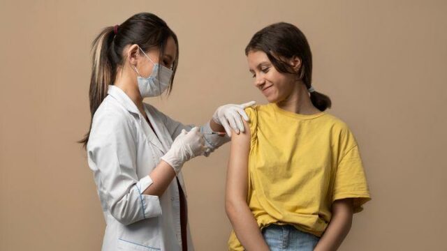 Ministro de Salud: la vacunación contra el VPH se extiende a los hombres a partir de este año

 | 