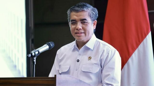 Teddy analiza el programa nacional de pasantías con el Ministro de Mano de Obra

 | 