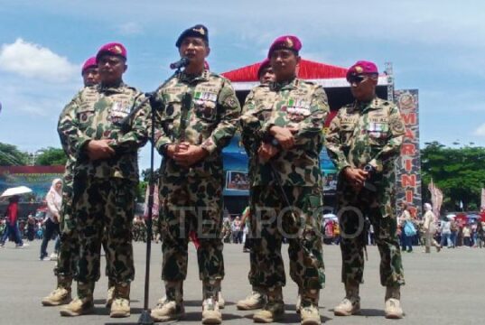 El vicealmirante Edwin es nombrado subjefe del Estado Mayor de la Armada de Indonesia
| El vicealmirante Edwin es nombrado subjefe del Estado Mayor de la Armada de Indonesia
|