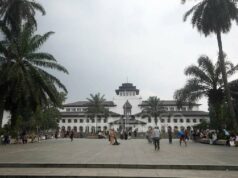 Las medidas de Dedi Mulyadi para unificar Gedung Sate-Gasibu generan críticas
| Las medidas de Dedi Mulyadi para unificar Gedung Sate-Gasibu generan críticas
|