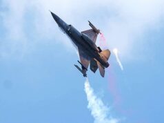 Prabowo escoltado por aviones de combate F-16 hasta Sleman
| Prabowo escoltado por aviones de combate F-16 hasta Sleman
|