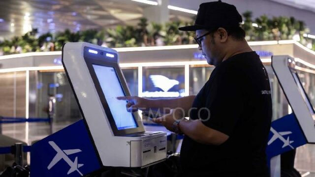 Los diputados de la RPD exigen un aumento no permanente Los diputados de la RPD exigen un aumento no permanente de los precios de los billetes de avión
|