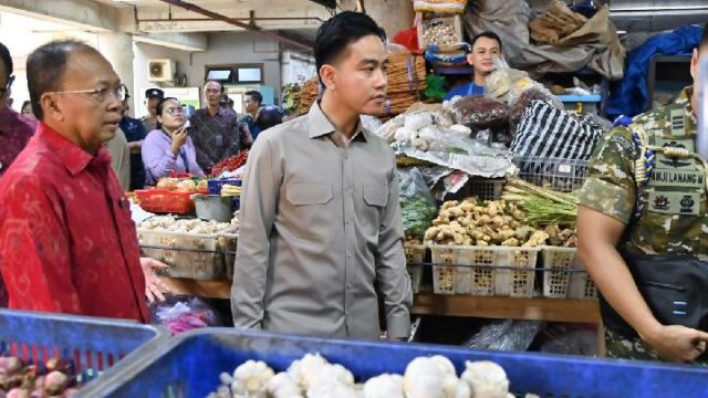 Gibran expresa sus condolencias por la muerte de 3 soldados Gibran expresa sus condolencias por la muerte de 3 soldados del TNI en el Líbano
|