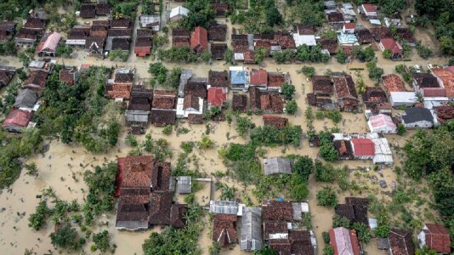 Las inundaciones de Demak sumergen 4 distritos y 4.280 personas afectadas

 | 
