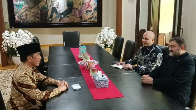 Saludos del embajador iraní al reunirse con JK y Jokowi

 | 