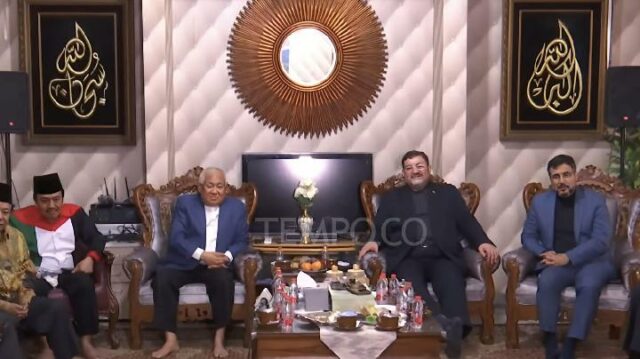 El embajador iraní considera formar una alianza contra la guerra

 | 