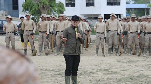 733 IPDN Praja se sumerge en Aceh Tamiang, desde la tumba del rey hasta las casas de los residentes se convierten en objetivos de limpieza

 | 