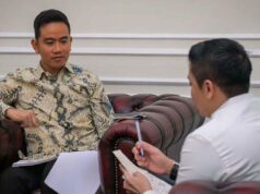 Coalición insta al TNI a cumplir con la declaración de Gibran sobre el caso de Andrie
| Coalición insta al TNI a cumplir con la declaración de Gibran sobre el caso de Andrie
|