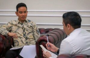 Coalición insta al TNI a cumplir con la declaración de Gibran sobre el caso de Andrie
| Coalición insta al TNI a cumplir con la declaración de Gibran sobre el caso de Andrie
|