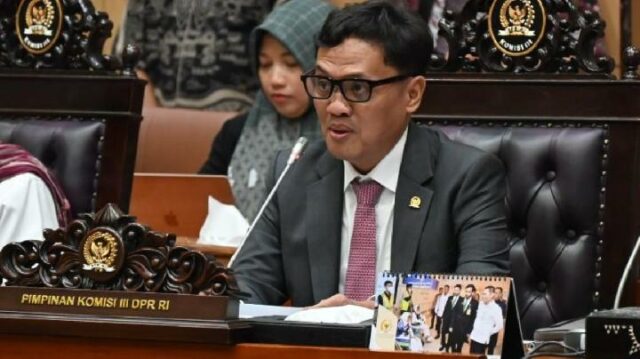 En el RDP sobre el proyecto de ley sobre confiscación de activos, Habiburokhman abordó las críticas sobre la discusión del Código de Procedimiento Penal.

 | 