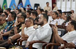 El alcalde de Padang, Fadly Amran, está dispuesto a armonizar los programas de desarrollo de la ciudad con la provincia
| El alcalde de Padang, Fadly Amran, está dispuesto a armonizar los programas de desarrollo de la ciudad con la provincia
|